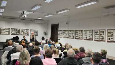 Vernisáž výstavy „Krčín očima Miroslava Cejpa“