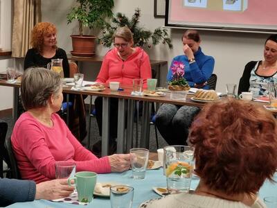 Vánoce s napětím – setkání u bábovky