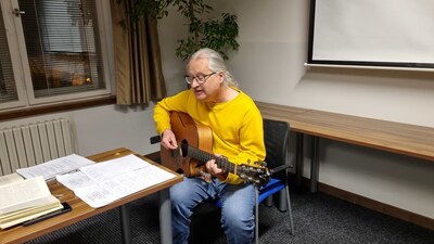 Ing. Petr Kopejska doprovodil zhudebněnými texty Otorkara Březiny