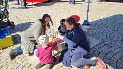 Velkou zábavu nabízí i drobné hračky