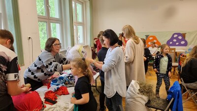 Na workshopu se vyráběly nejen věnečky, ale např. také postavy čarodějnic