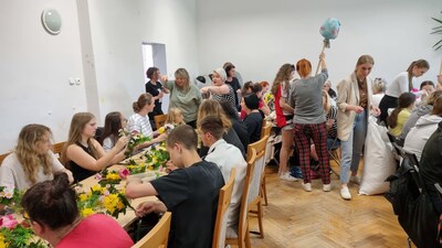 Výroba věnečků se těšila opravdu velkému zájmu všech účastníků