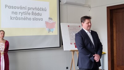 Pasování zahájil úvodním slovem pan starosta  Milan Slavík