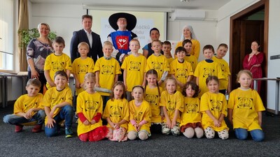 Všechny děti z každé třídy se na památku společně vyfotografovaly