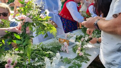 Vití svatojánských věnečků