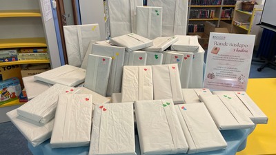 Knihy na dětském oddělení čekají na svého partnera