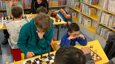 Z Šachvoého kroužku v knihovně