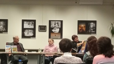 Z besedy a autogramiády knihy Pohádky z Orlických